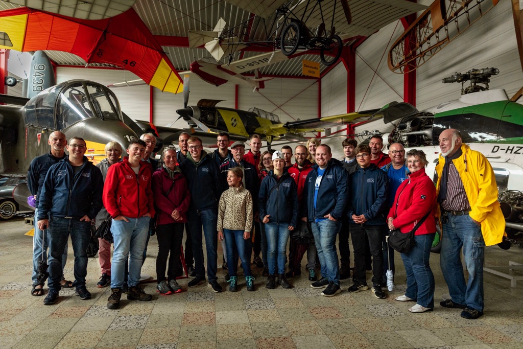 Bild zur Zusammenarbeit am Flugplatz